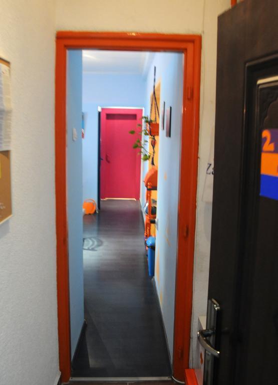 Apartment Orange Purple Blue Ζάγκρεμπ Δωμάτιο φωτογραφία