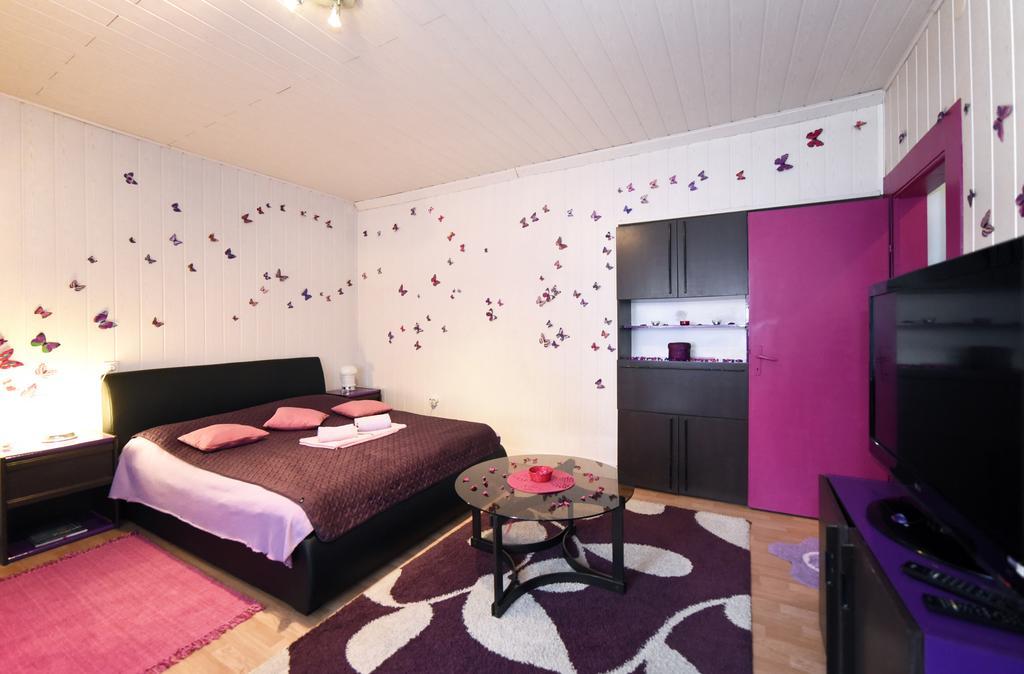 Apartment Orange Purple Blue Ζάγκρεμπ Εξωτερικό φωτογραφία